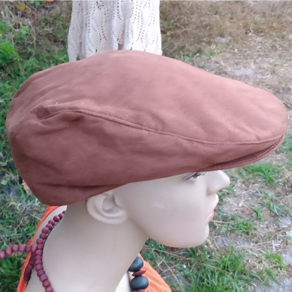EUC VINTAGE BETMAR New York Brown Suede Feel Pageboy/Newsboy Hat